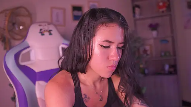 chloe moons  online show from March 2, 8:49 pm