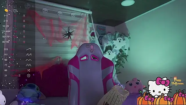 Snapshot of chloe_moons_ chatting on October 31, 1:41 pm chloe moons online show from October 31, 1:41 pm