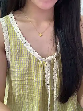 JennyQueen18 online show from April 3, 6:42 am