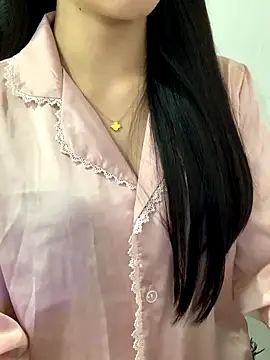 Snapshot of JennyQueen18 chatting on November 20, 4:07 pm JennyQueen18 online show from November 20, 4:07 pm