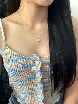 Snapshot of JennyQueen18 chatting on December 3, 4:13 am JennyQueen18 online show from December 3, 4:13 am