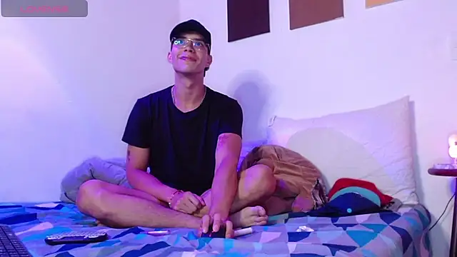 Dylann west online show from November 15, 6:50 am