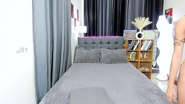 hotjessieempress online show from March 24, 1:05 am