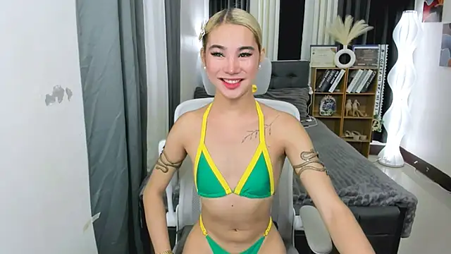hotjessieempress online show from May 12, 8:04 pm