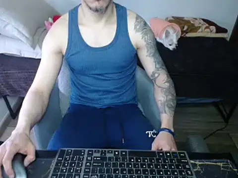 Snapshot of bossking017 chatting on March 8, 1:47 pm bossking017 online show from March 8, 1:47 pm