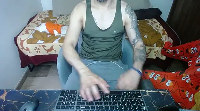 Snapshot of bossking017 chatting on March 21, 9:34 pm bossking017 online show from March 21, 9:34 pm