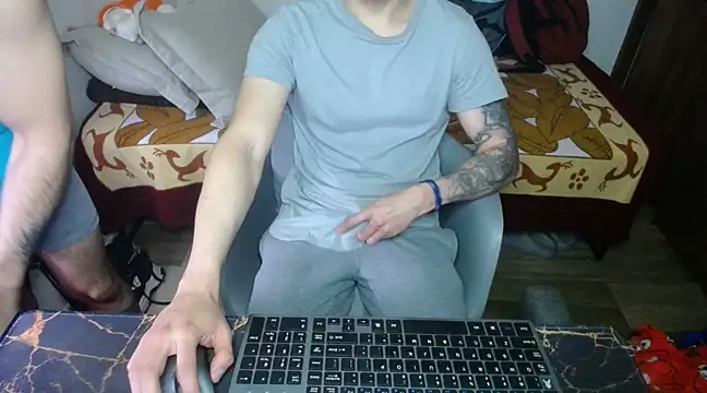 Snapshot of bossking017 chatting on March 14, 1:57 pm bossking017 online show from March 14, 1:57 pm