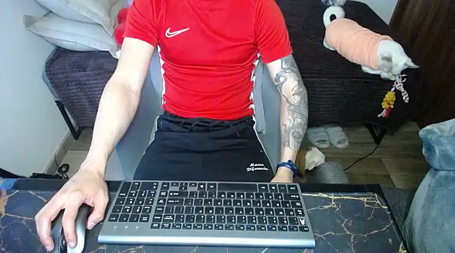 Snapshot of bossking017 chatting on March 4, 5:13 pm bossking017 online show from March 4, 5:13 pm