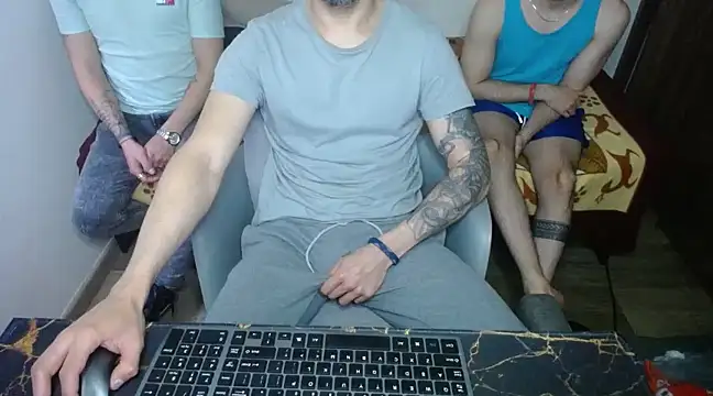 Snapshot of bossking017 chatting on March 14, 5:02 pm bossking017 online show from March 14, 5:02 pm