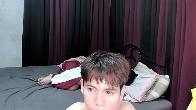 Snapshot of hotfreshdior chatting on June 25, 3:59 am hotfreshdior online show from June 25, 3:59 am