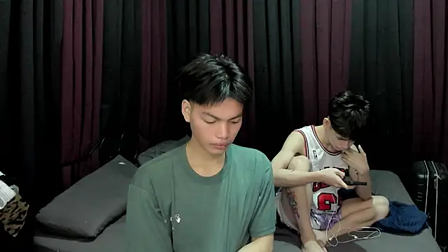 hotfreshdior online show from December 16, 7:40 pm