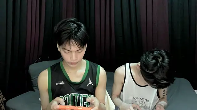 hotfreshdior online show from January 8, 4:57 pm