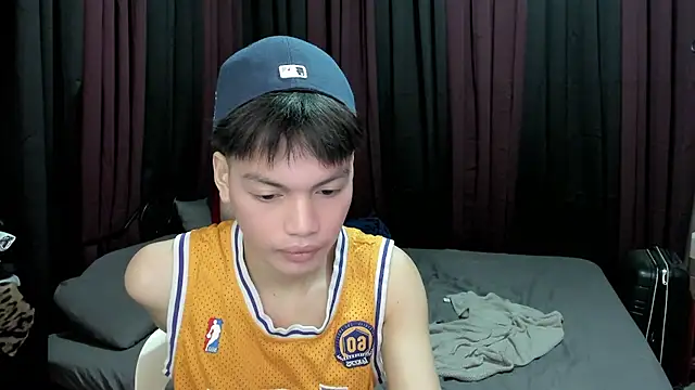 hotfreshdior online show from December 13, 8:15 pm