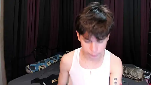 hotfreshdior online show from March 26, 2:26 pm