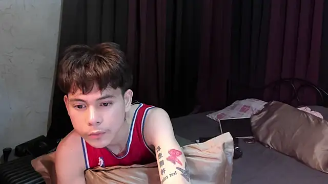 hotfreshdior online show from April 19, 6:32 pm