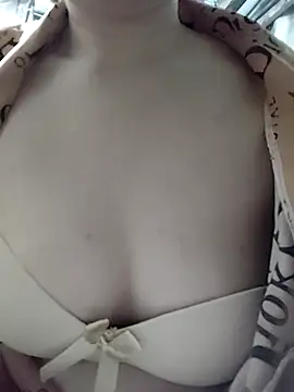 daisylouis online show from March 31, 12:07 pm