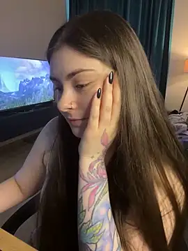 Snapshot of Lovely_Waifu chatting on May 6, 12:20 pm Lovely Waifu online show from May 6, 12:20 pm