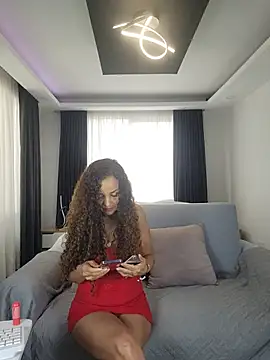 Snapshot of evasweett__ chatting on June 9, 3:13 pm evasweett online show from June 9, 3:13 pm