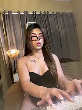 Nyxie luxx online show from May 2, 11:59 am