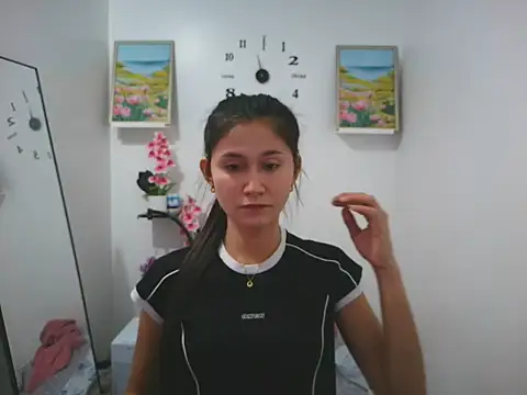 anne smithe online show from December 5, 5:28 am