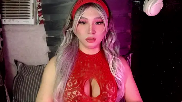 UrhotlucyTS online show from October 10, 7:09 am