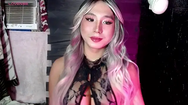 UrhotlucyTS online show from October 7, 9:32 am