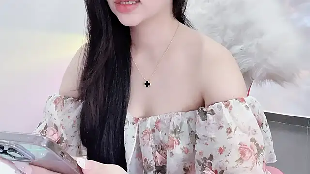 CindyQueen22 online show from December 22, 6:35 am