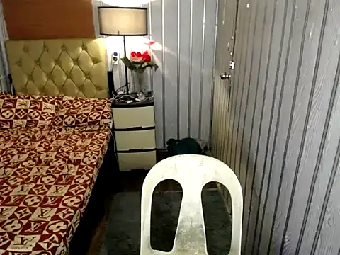 avamendez13 online show from January 16, 4:16 am