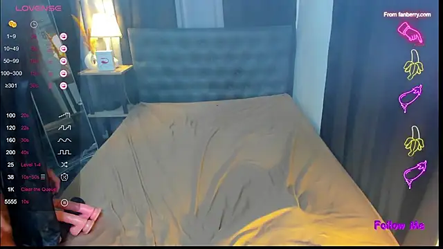 Snapshot of Kyliejennings chatting on November 16, 8:19 am Kyliejennings online show from November 16, 8:19 am