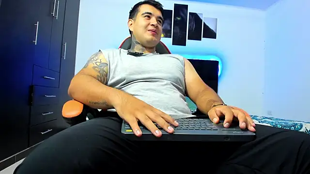 thiago  cp01 online show from February 7, 4:20 am