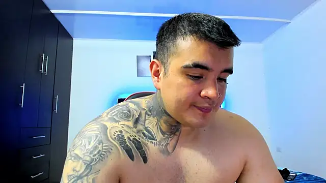 thiago  cp01 online show from November 9, 8:40 am