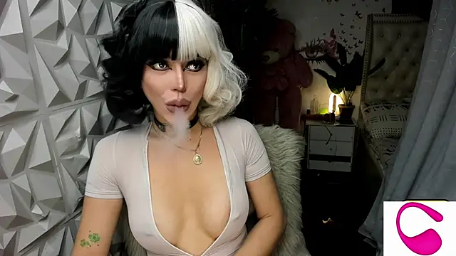 Snapshot of janecomander chatting on November 30, 4:57 am janecomander online show from November 30, 4:57 am