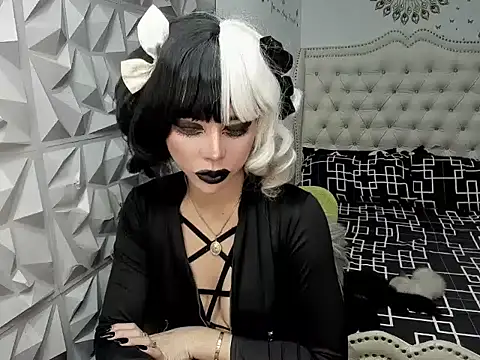 janecomander online show from April 15, 9:48 am