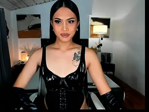 CallaWang online show from December 3, 8:30 pm