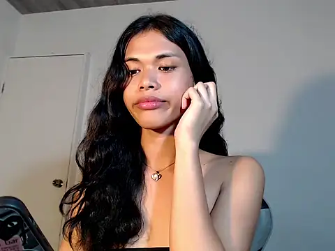 urcurlydiva online show from November 2, 2:00 pm