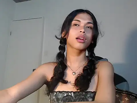 urcurlydiva online show from October 29, 1:43 pm