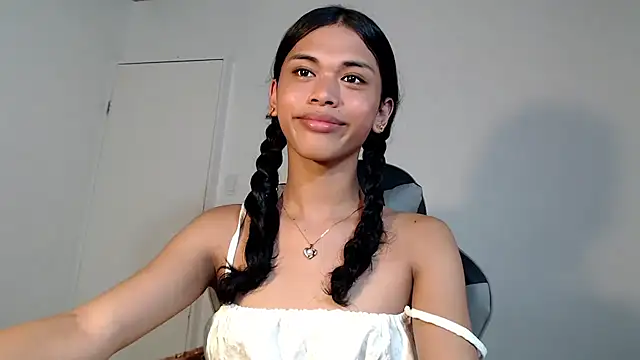 urcurlydiva online show from November 3, 5:34 am