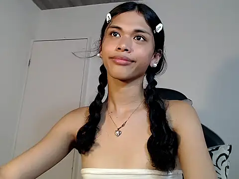 urcurlydiva online show from November 13, 5:44 am