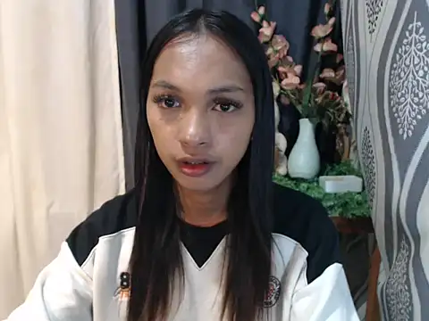 Simi Ipit online show from April 2, 10:49 pm