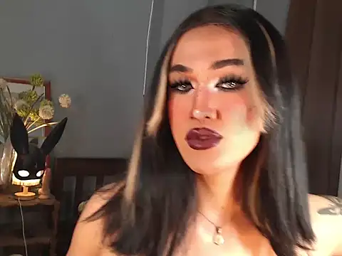 Snapshot of AleinaCroft chatting on October 9, 6:58 am AleinaCroft online show from October 9, 6:58 am