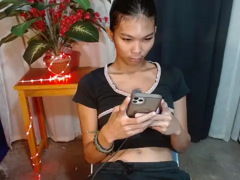laura leeforever online show from July 25, 12:40 am