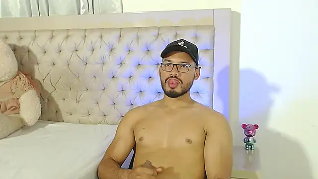 marcusblade online show from November 21, 9:03 pm