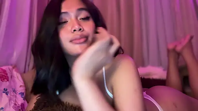 Yourbaby angelx online show from December 22, 4:07 pm