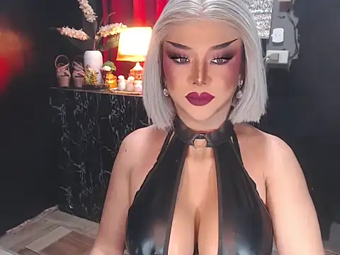 Snapshot of xAuroraRobinsx chatting on June 23, 12:47 pm xAuroraRobinsx online show from June 23, 12:47 pm