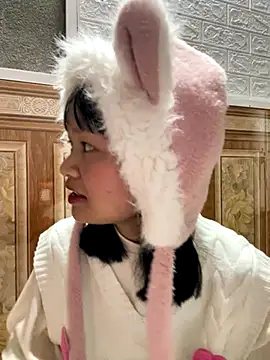 Daisy018 online show from November 18, 4:16 am