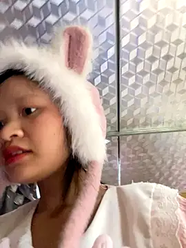 Daisy018 online show from October 21, 9:30 am