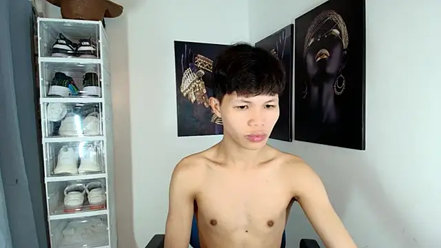 crazyasiantwink online show from November 23, 5:45 pm