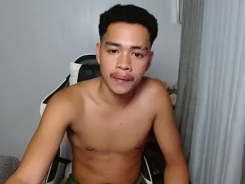 Snapshot of curlyasian_njxx chatting on July 11, 4:07 pm curlyasian njxx online show from July 11, 4:07 pm