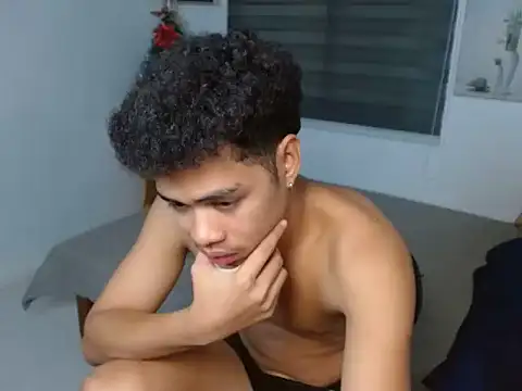 curlyasian njxx online show from December 20, 5:10 am