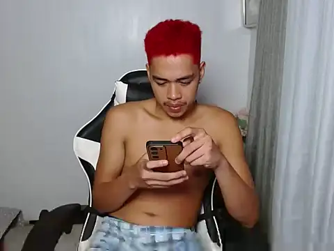 Snapshot of curlyasian_njxx chatting on June 18, 3:17 pm curlyasian njxx online show from June 18, 3:17 pm
